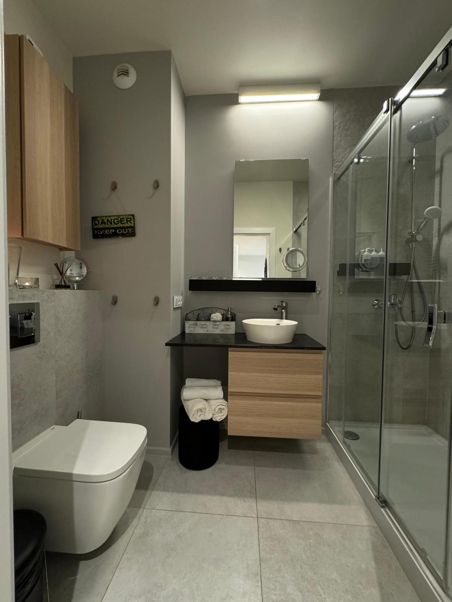 Relax&Comfort New Waw 50 Sqm With Terrace, Garden, Free Parking And Ac Warsawa Bagian luar foto